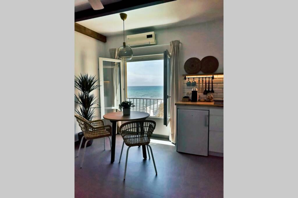 Beachfront Apartment Near Marbella Sitio de Calahonda Dış mekan fotoğraf