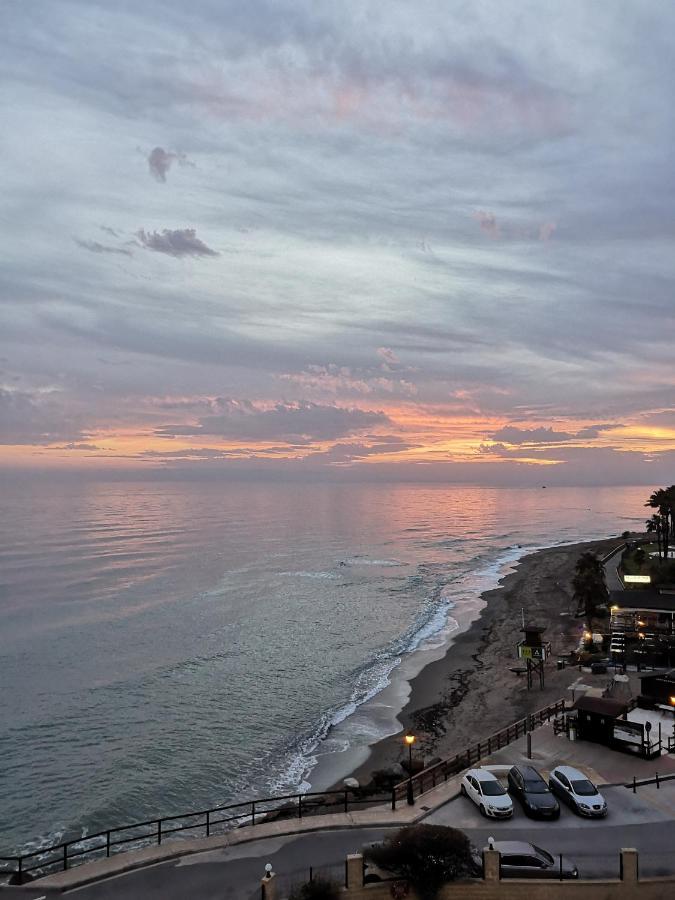 Beachfront Apartment Near Marbella Sitio de Calahonda Dış mekan fotoğraf